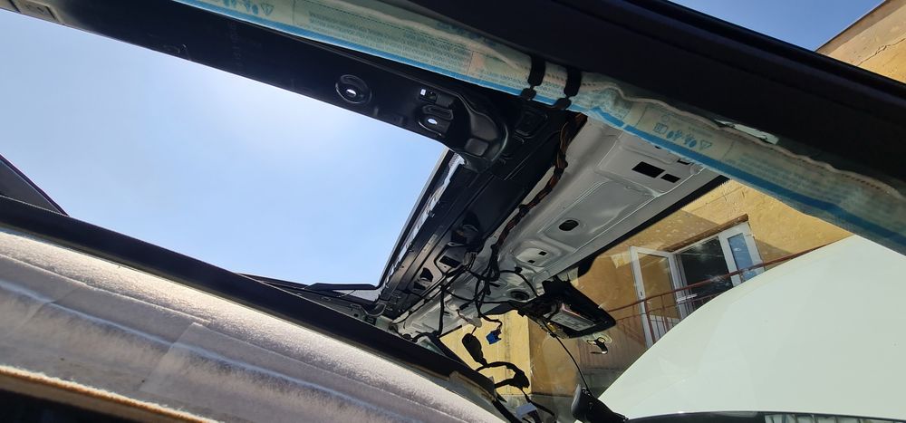 Reparatii trapă panoramică/ reparații turelă  Mercedes Benz