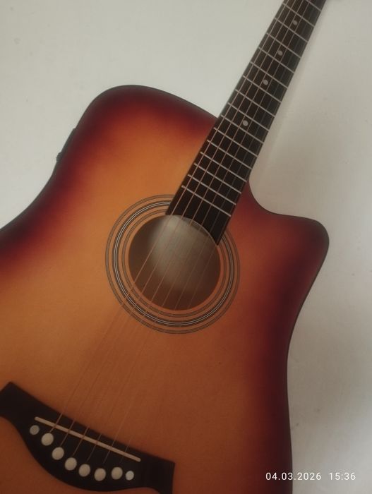 Gitara satiladi razmer 39 taza gitara