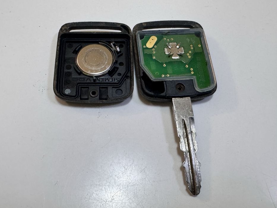 Ключ за Nissan  Micra Almera Primera Tino оригинален с 2бутона