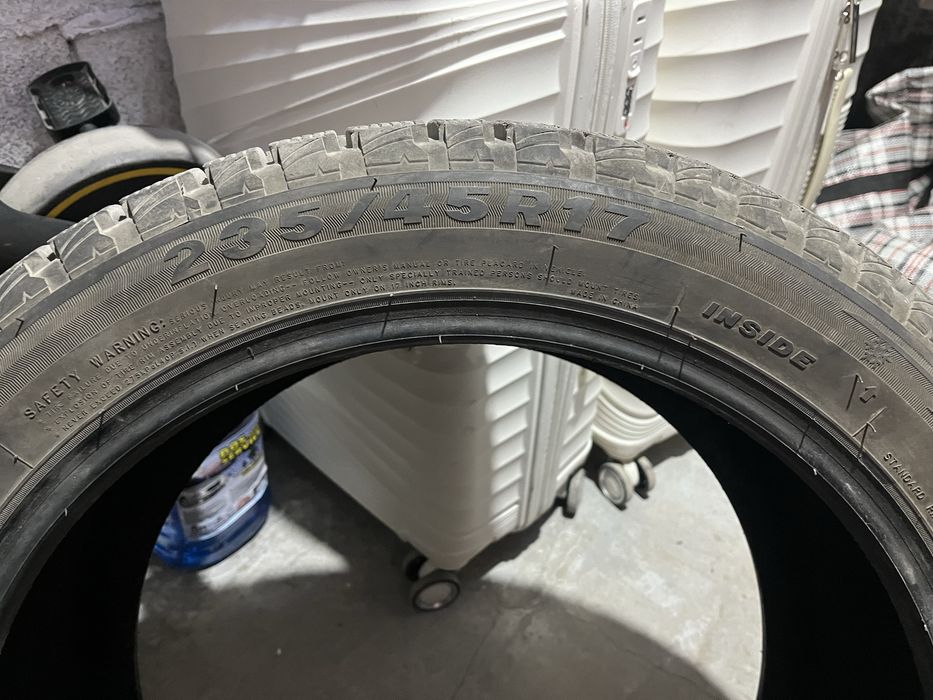 Шина зимние 235/45 R17