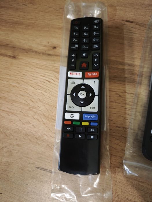 Универсално дистанционно управления за Smart TV 
Продавам две нови дис