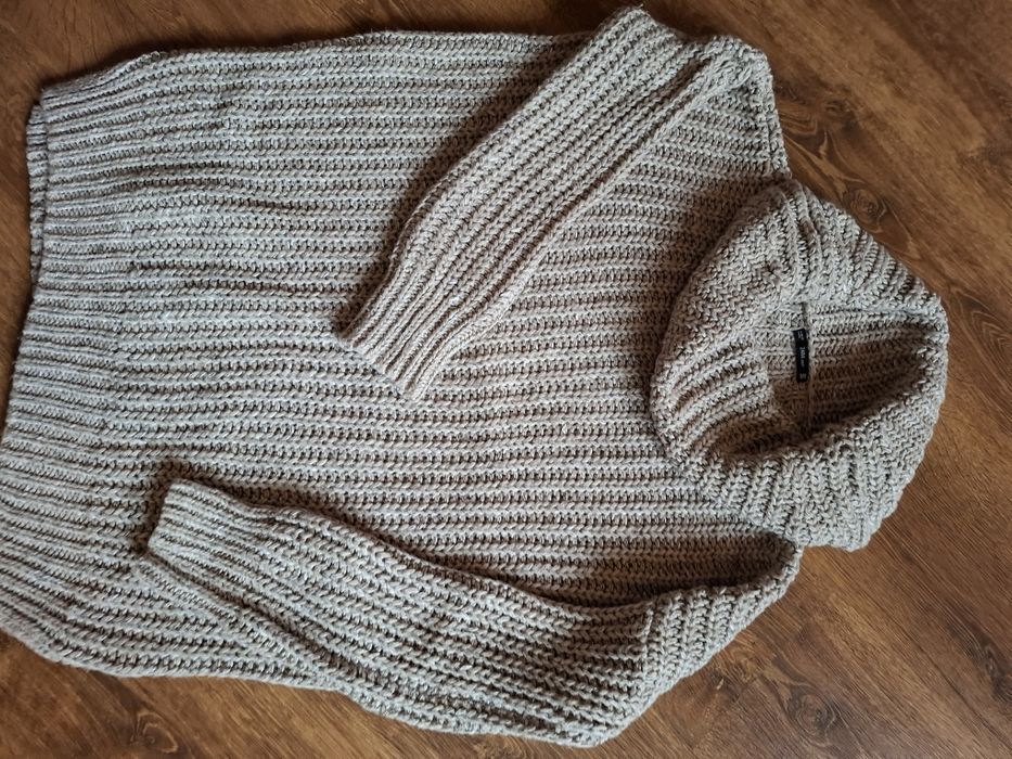 Дамски пуловери .