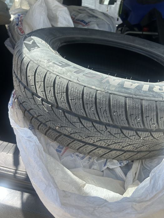 Продам шины зимниые TRIANGLE 215/65R16