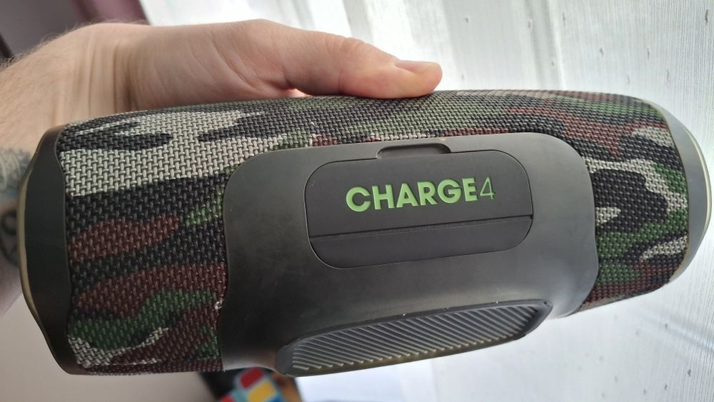 De vânzare: Boxă JBL Charge 4 – utilizată, stare foarte bună