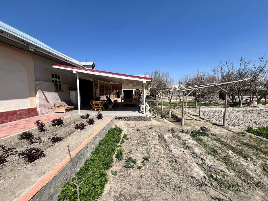 Uy hovli pastorĝomda