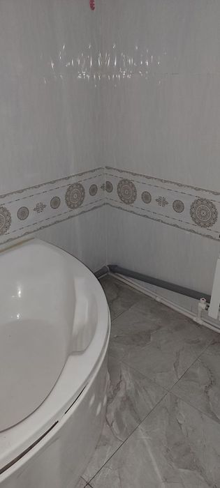 Шахар марказида жойлашган 2 хонали квартира ижарага берилади