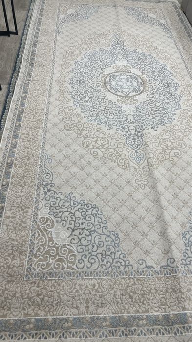 Продам ковёр в хорошем состоянии