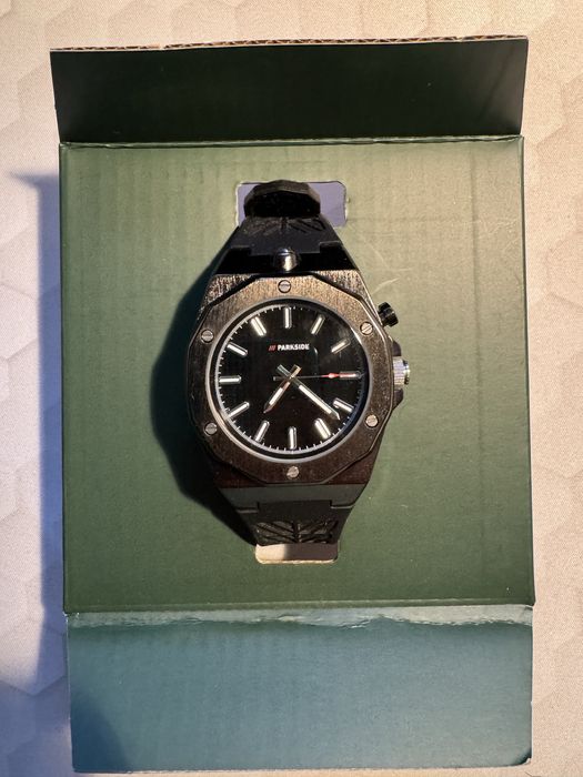 Vând ceas Parkside Fan Edition cu lanternă LED, model PWSL1B2