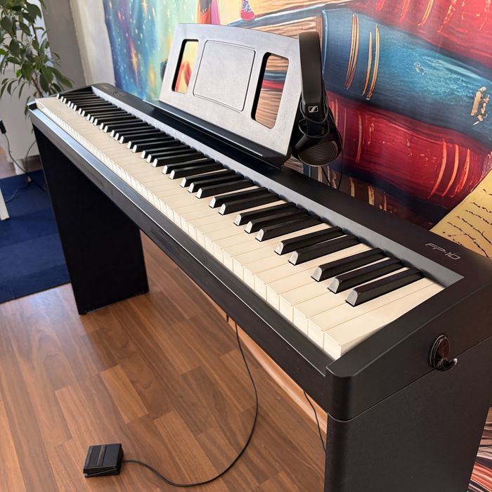 Pian digital Roland FP-10