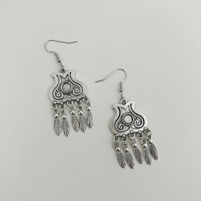 Ұлттық нақыштағы қол өнер - сырғалар