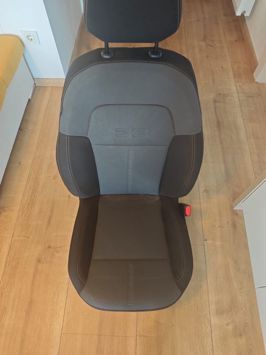 Scaun dreapta Dacia Sandero