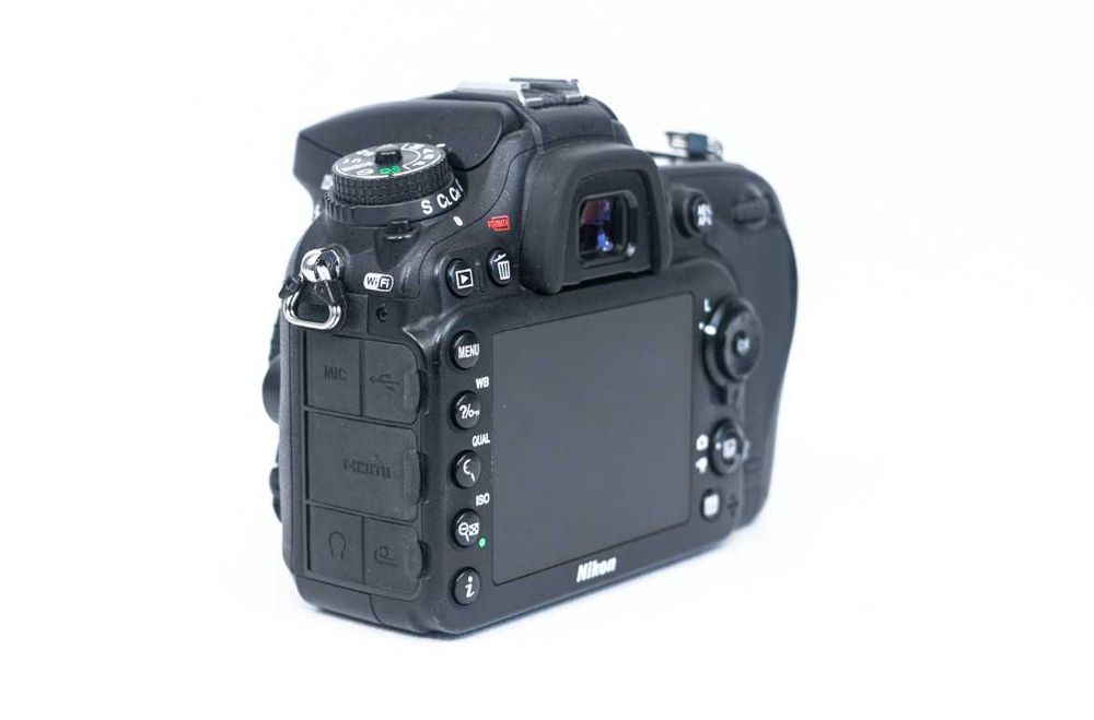 Nikon D7200 BODY