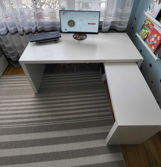 Разгъваемо бяло бюро - малко ползвано