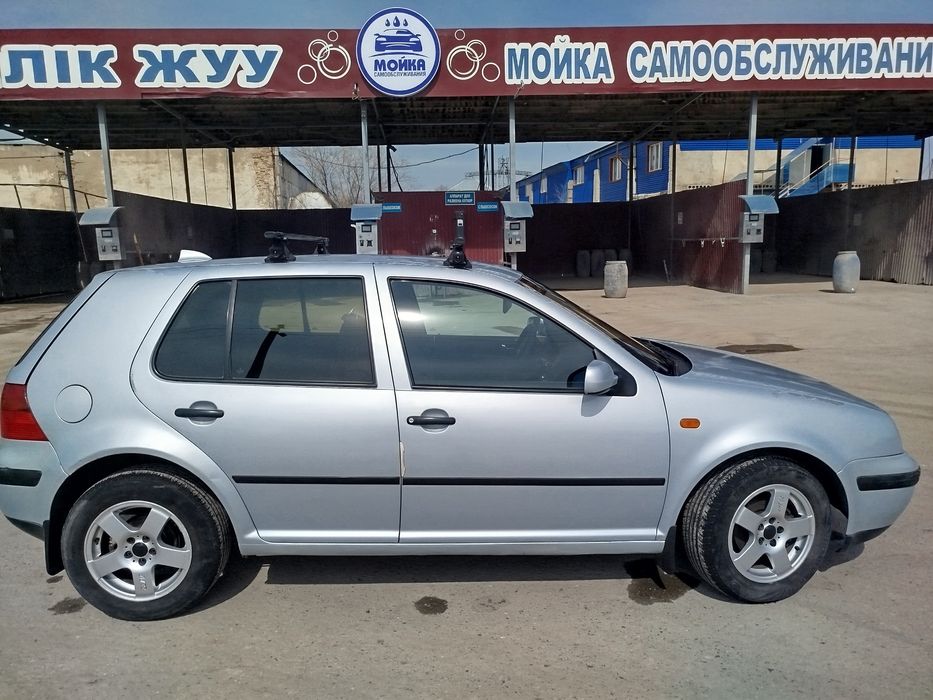В продаже Гольф 4