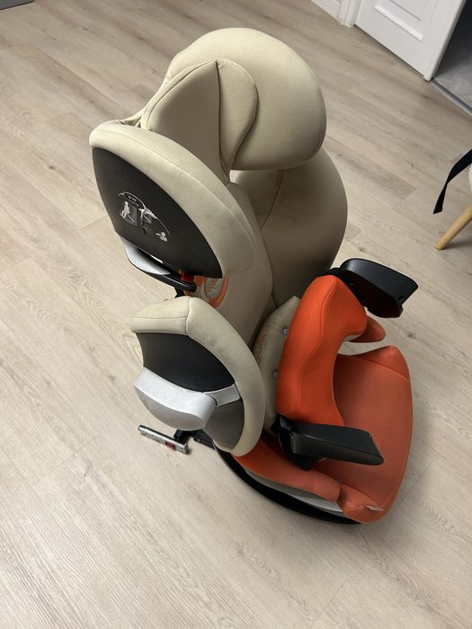 Vand scaun copil pentru masina Cybex