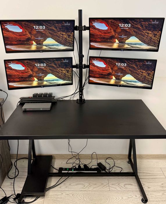 Pachet de 4x Monitoare LG UltraWide + Suport Profesional + HDMI Splitter 8 ieșiri + Birou