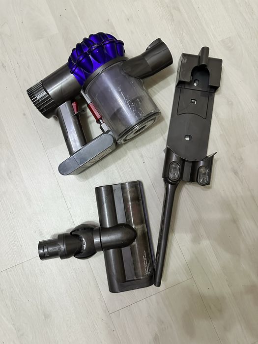 Aspirator dyson doua buc