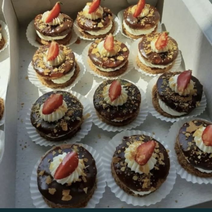 Пирожный, самса, бауырсақ