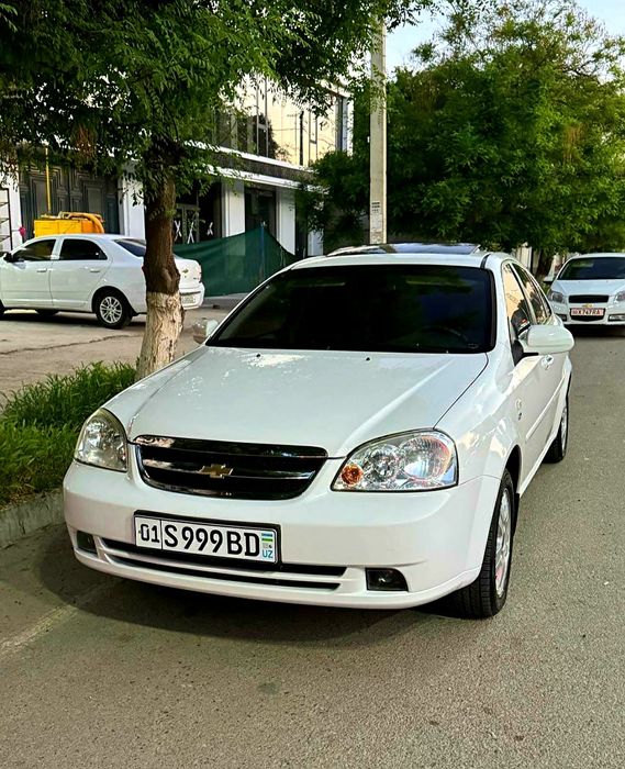 Ласетти 1,6 автомат 2013. Бензин.