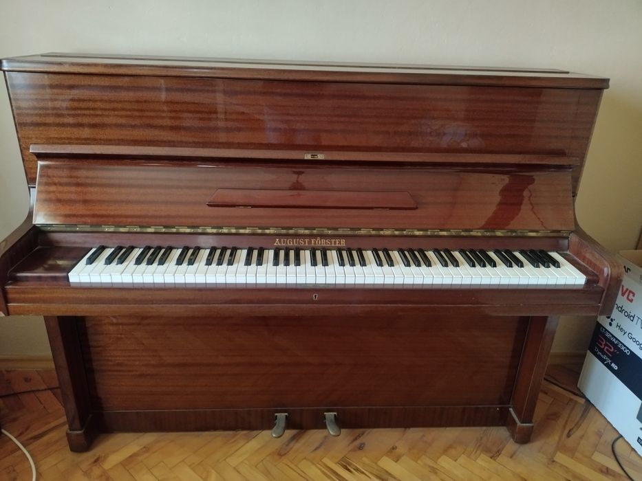 Пиано August Forster