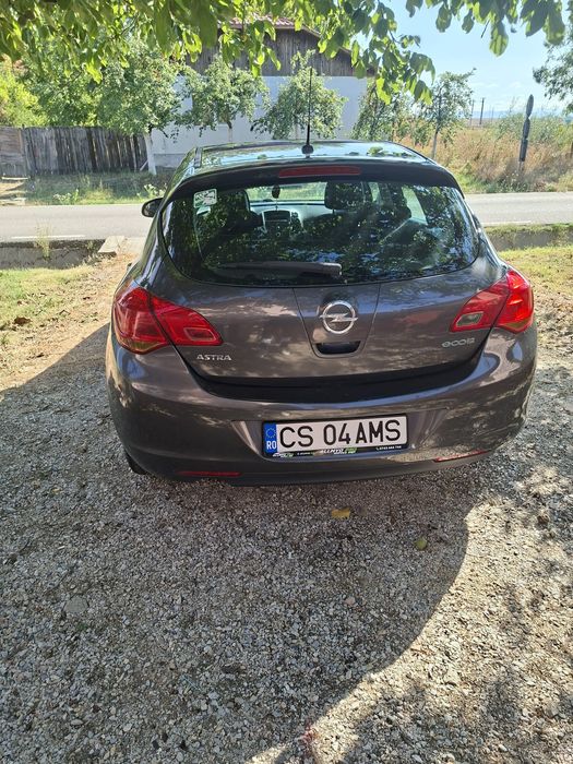 OPEL Astra 2011 — imagine 1