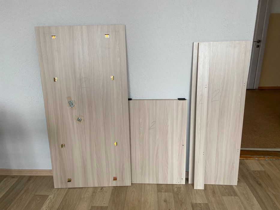 Столы офисные и стулья