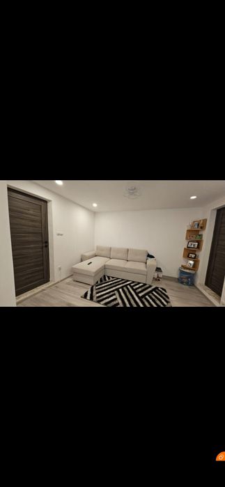 Vând casa 100 m² și curte 300m²