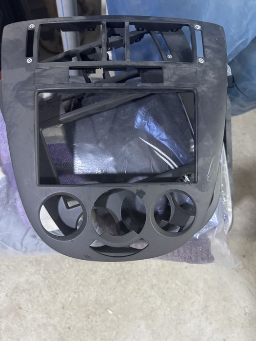 Рамка центр консоли для Gentra почти новые лежат в подвале