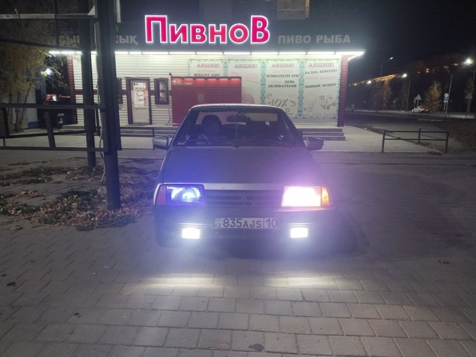 Продам ВАЗ-21099 матор каробка ходовка нормально
