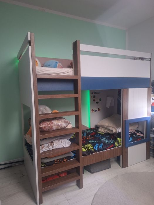 Vand pat supra-etajat copii