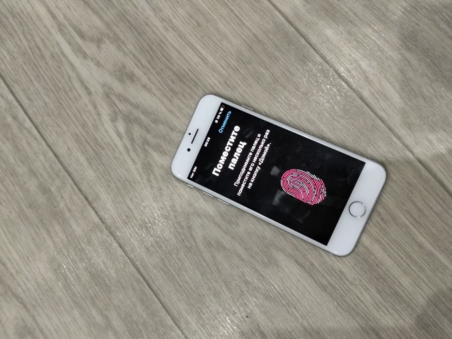 Iphone 8 64GB всё работает