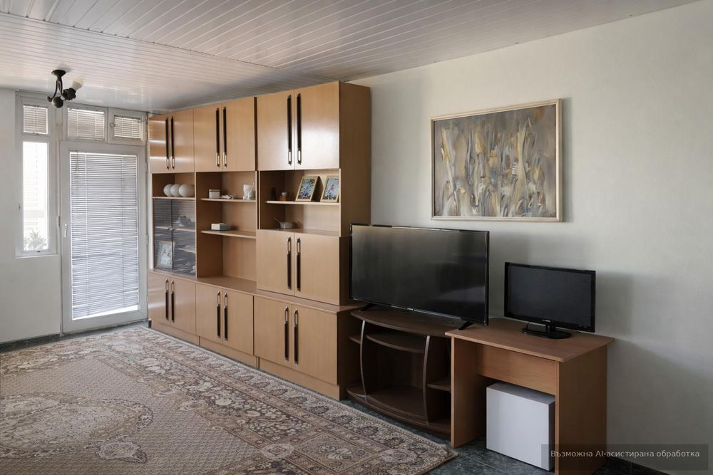 Четиристаен апартамент под наем в Център