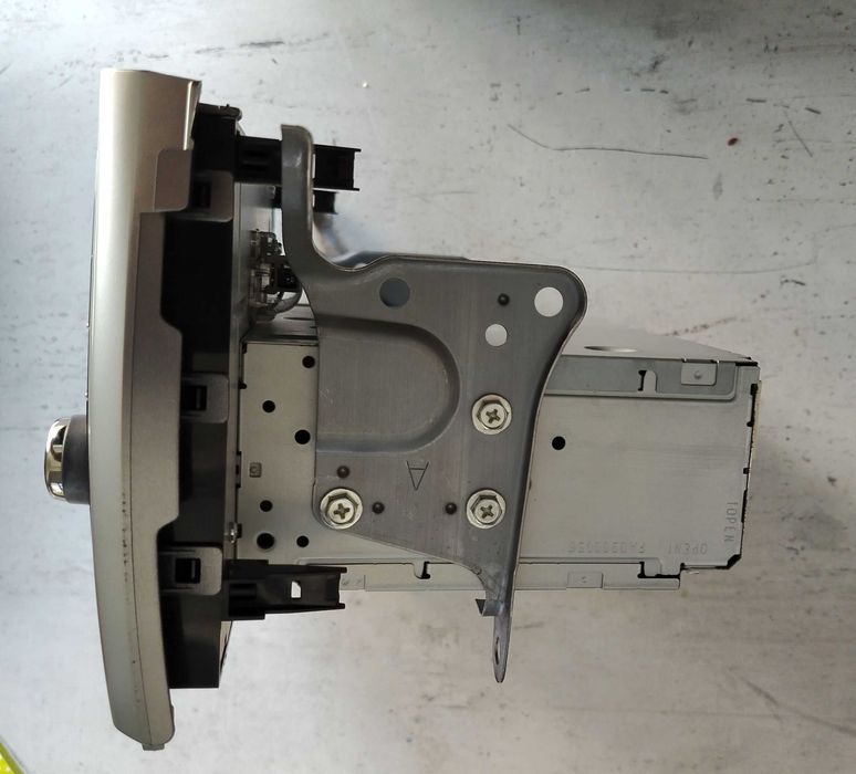 Оригинална медия-навигация за Тойота Авенсис