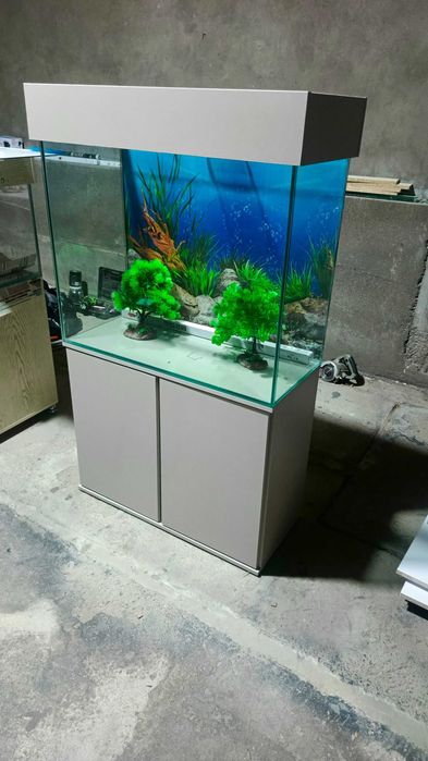 Akvarium skidka 150L sotiladi