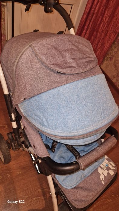 Продам прогулочную коляску