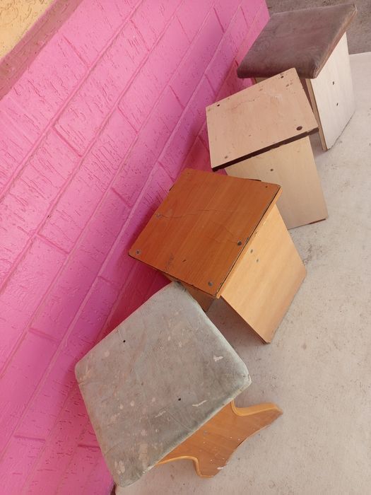 Продам . Табуретка .