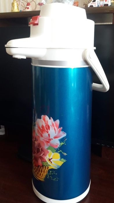 Продам новый вакуумный пневмотермос