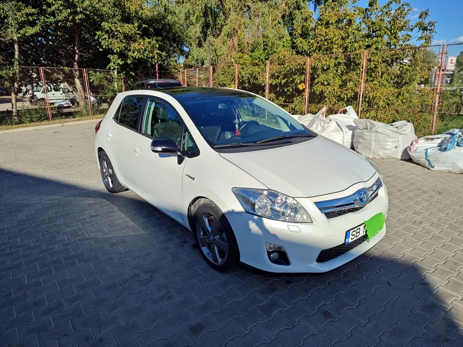 Toyota Auris Hybrid 2012