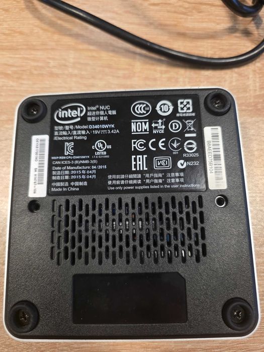 Mini PC Intel NUC D34010WYK