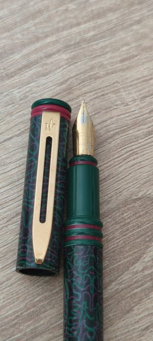 Stilou Waterman Forum penita F elemente aurite