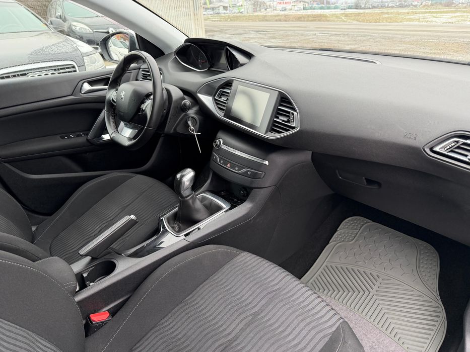 Vand Peugeot 308, 2014, 1.2 benzina