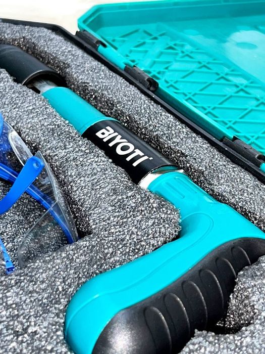 Стройтелный пороховой монтажный пистолет молоток гвозди