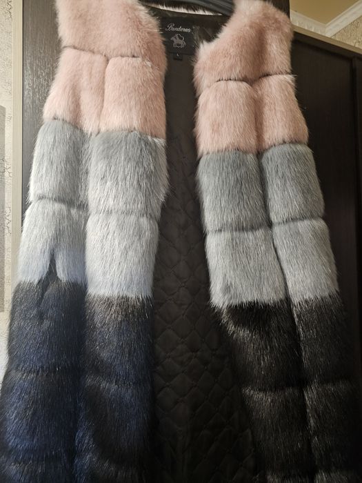 Продам шубка безрукавка