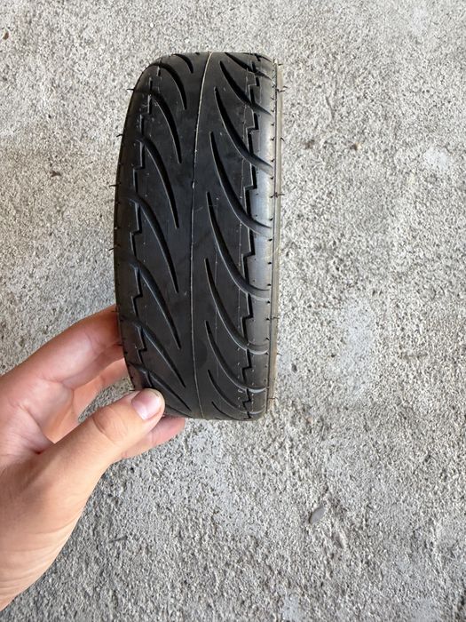 Vand cauciucuri noi pentru trotineta
