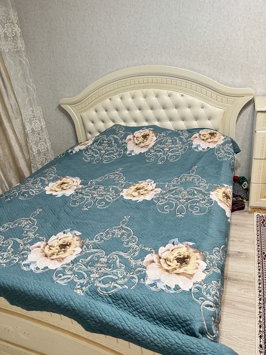 Продам спальный гарнитур