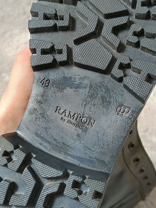 Продам кожаные берцы