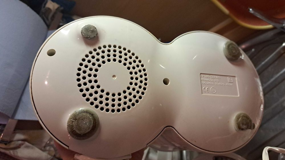 Работещи Кухненски робот Kenwood и Миксер AEG