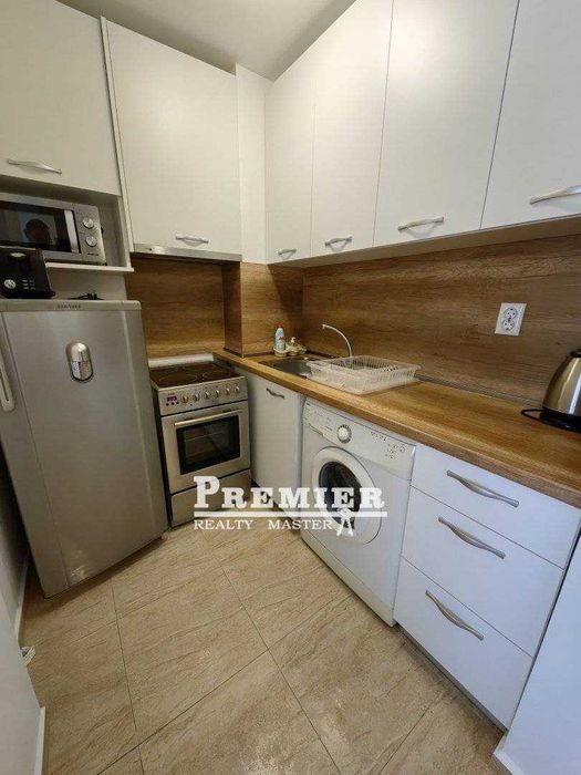 Продава се Тристаен апартамент в к.к. Слънчев бряг - 88 кв.м за 921 €/кв.м - Снимка #2