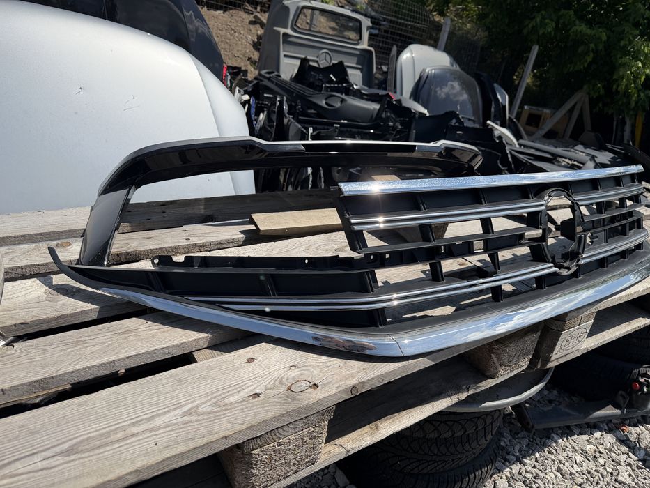 Решетка VW Touareg 2023 год.-