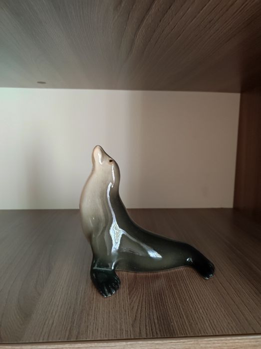 Фарфоровые статуэтки,в очень хорошем состоянии.